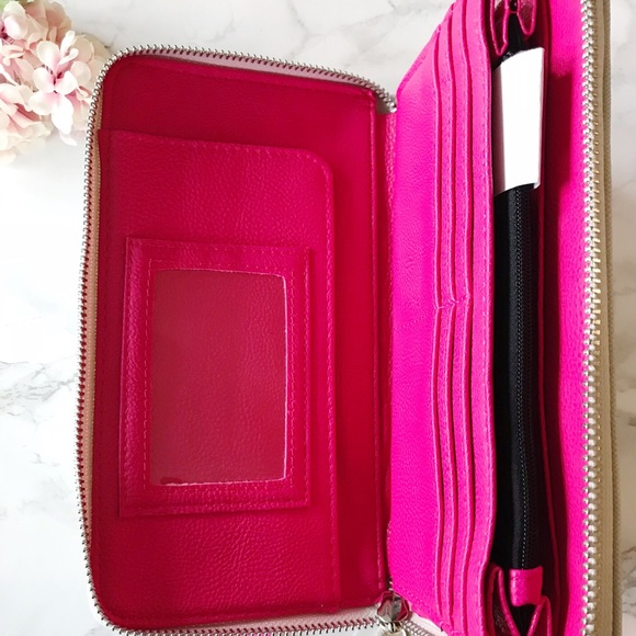 Betsey Johnson Bow Wristlet in Grey - Picture 3 of 5